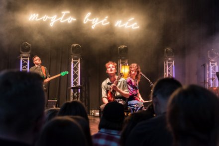 Koncert zespołu Kwiat Jabłoni w wiślańskim amfiteatrze